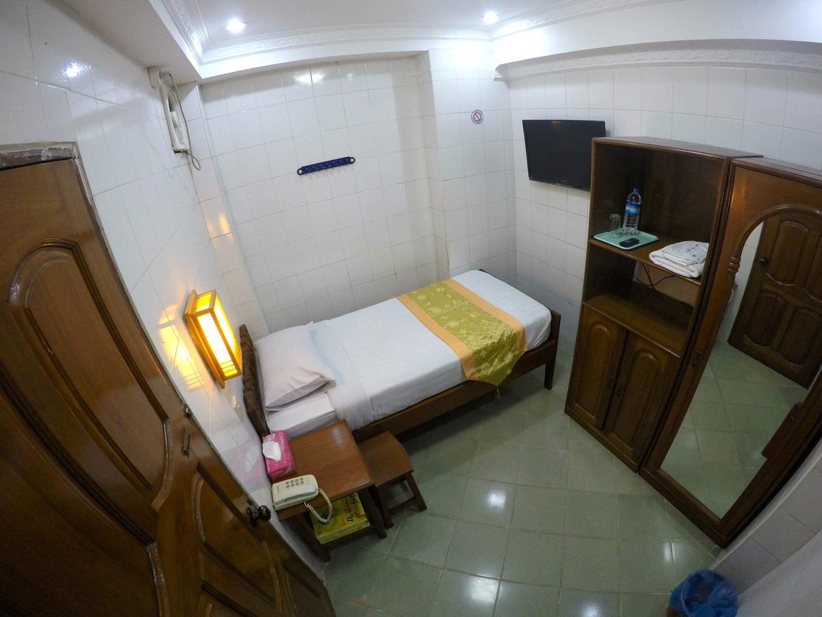 May Shan Hotel Янгон Стая снимка
